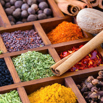 Gewürze & Pulver